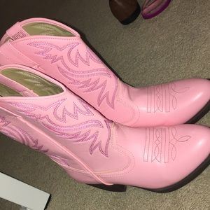 Pink cow girl boots for kids.